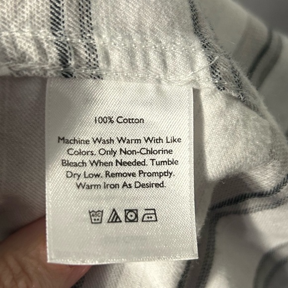 Eddie Bauer Women’s size Medium Classic Fit 100% Cotton Button Up. Black Stripes - Picture 6 of 8